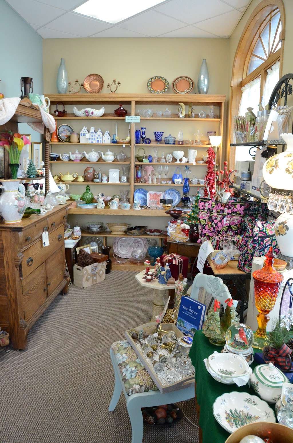 Antiques On Main | 1346 Main St, Crete, IL 60417 | Phone: (708) 672-2089