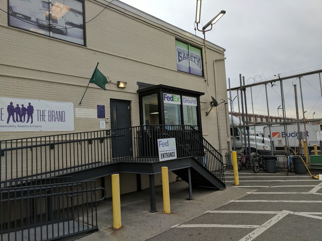 FedEx Ground | 300 Maspeth Ave, Brooklyn, NY 11211 | Phone: (800) 463-3339