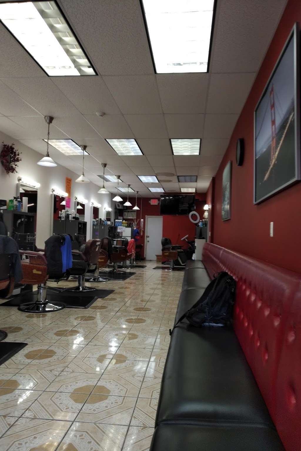 Patrons Lounge Barber | 170 Elmora Ave, Elizabeth, NJ 07202, USA | Phone: (908) 469-5400