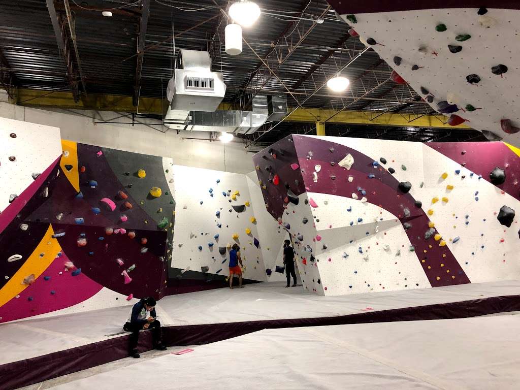 First Ascent Humboldt Park | 2950 W Grand Ave, Chicago, IL 60622 | Phone: (773) 697-9743