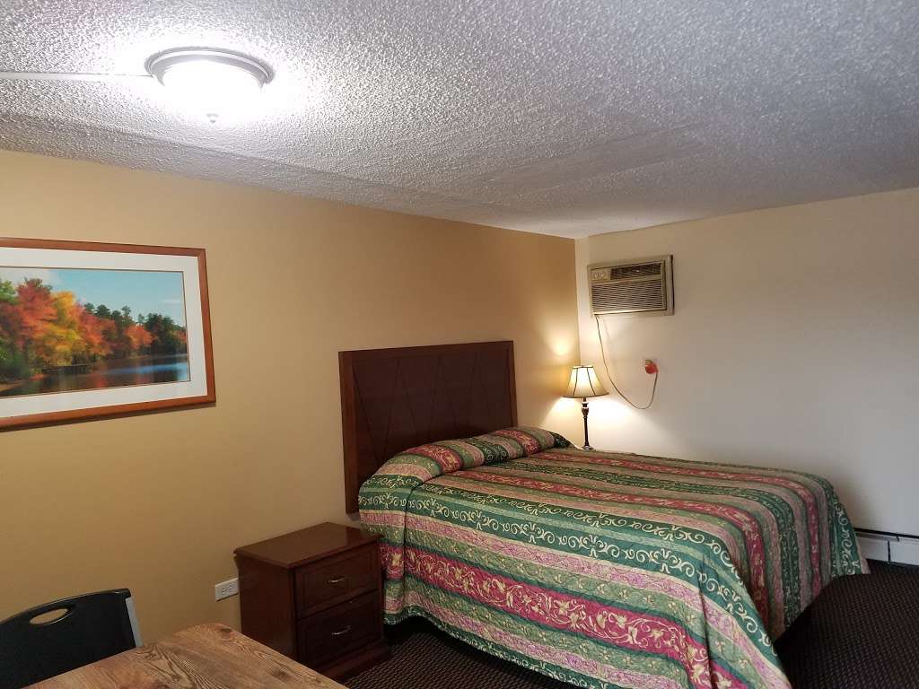 Sharns Motel | 7240 SW Hwy, Worth, IL 60482 | Phone: (708) 448-3886