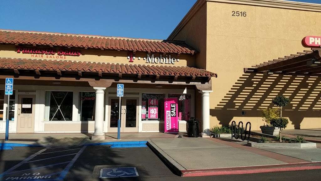 T-Mobile | 2518 Jamacha Road #305, El Cajon, CA 92019, USA | Phone: (619) 328-6277