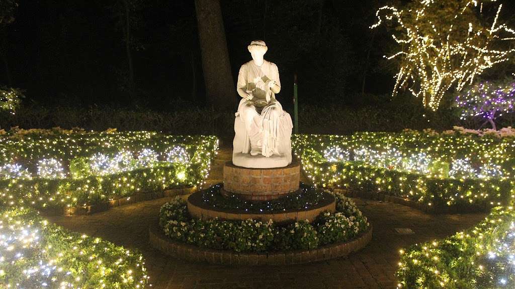 Christmas Village At Bayou Bend | 6003 Memorial Dr, Houston, TX 77007, USA | Phone: (713) 639-7750