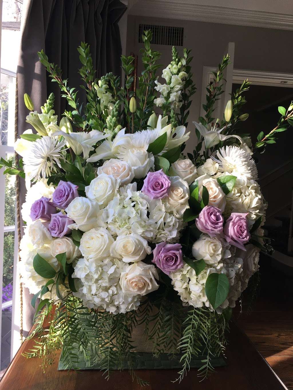 Magnolia Village Flowers | 3301 W Magnolia Blvd, Burbank, CA 91505, USA | Phone: (818) 955-5772