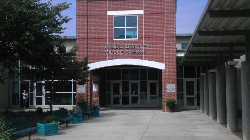 Francis Bradley Middle | 13345 Beatties Ford Rd, Huntersville, NC 28078, USA | Phone: (980) 343-5750