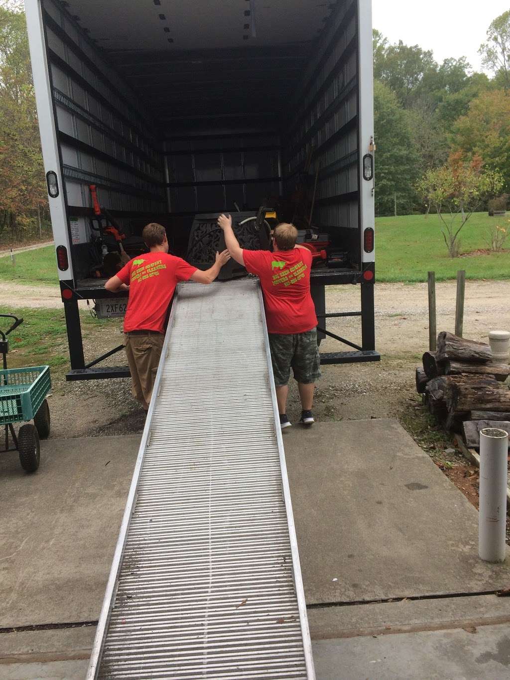 Big Oxen Cleaners & Movers | 4221 W Curry Ct, Bloomington, IN 47403, USA | Phone: (812) 955-0745