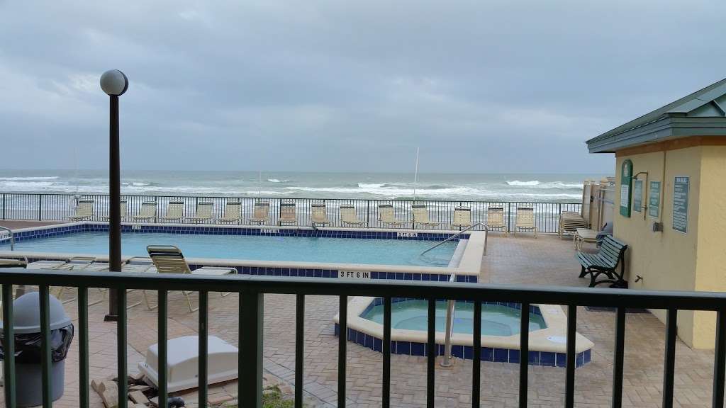 Donnas Beach Getaway @ Sunglow Resort, Daytona Beach Condo rent | 3647 S Atlantic Ave #206, Daytona Beach, FL 32118, USA | Phone: (804) 586-0002