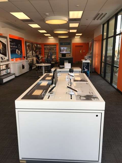 AT&T Store | 18805 Bear Valley Rd Suite 6, Apple Valley, CA 92308, USA | Phone: (760) 240-3592