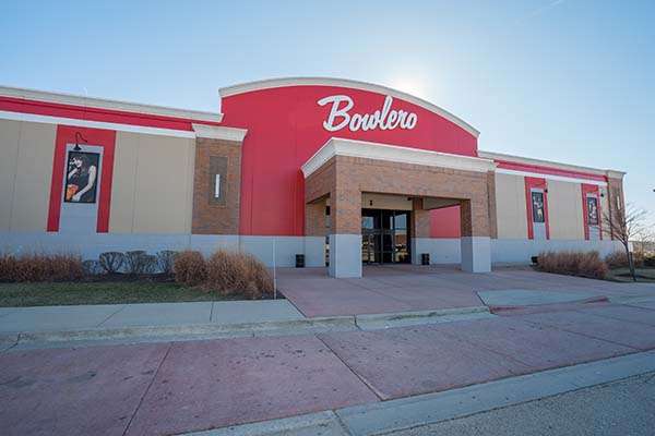 Bowlero Romeoville | 735 Center Blvd, Romeoville, IL 60446, USA | Phone: (630) 378-2695