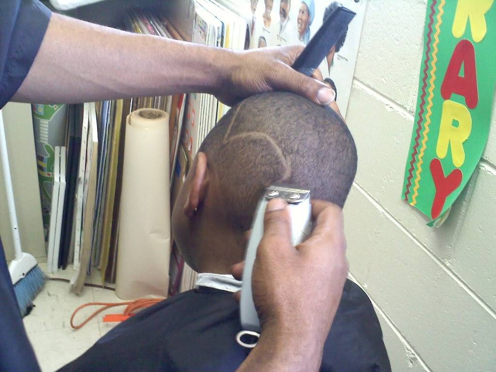 Deuce of Fades | 5021 Wake Forest Hwy Ste D, Durham, NC 27703, USA | Phone: (919) 886-3335