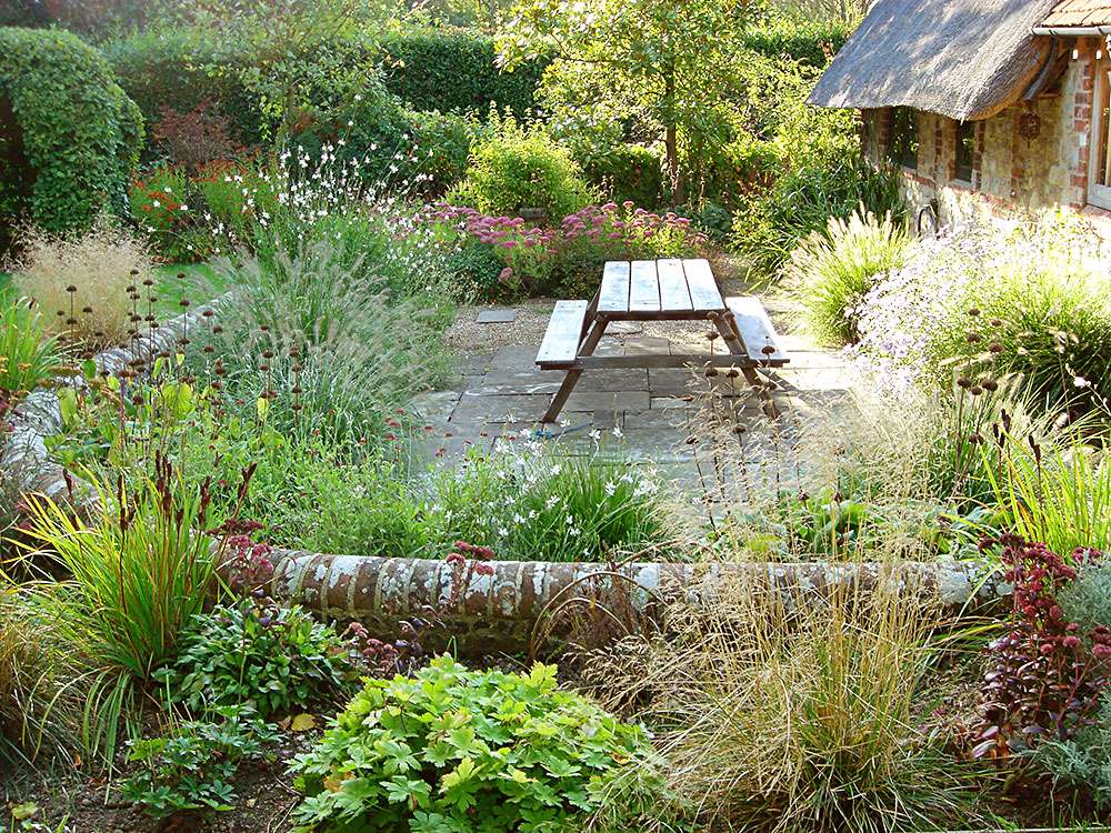 Henrietta Gentilli Garden Design LLP | 12 Bolingbroke Grove, London SW11 6ER, UK | Phone: 07711 652992