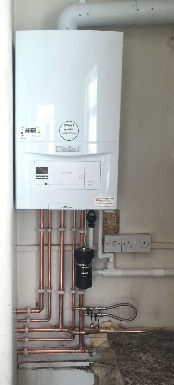 James Plumbing And Heating Services Ltd | 126 Purfleet Rd, Aveley, South Ockendon RM15 4EA, UK | Phone: 07725 616036