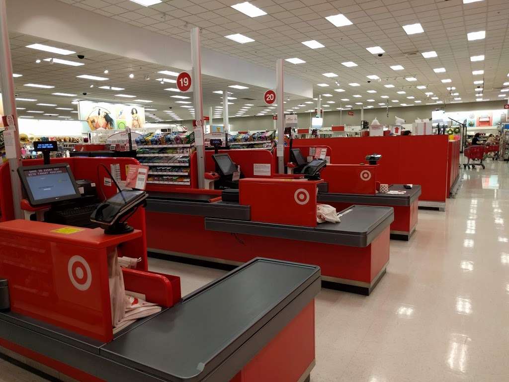 Target | 1800 W Empire Ave, Burbank, CA 91504, USA | Phone: (818) 238-0132