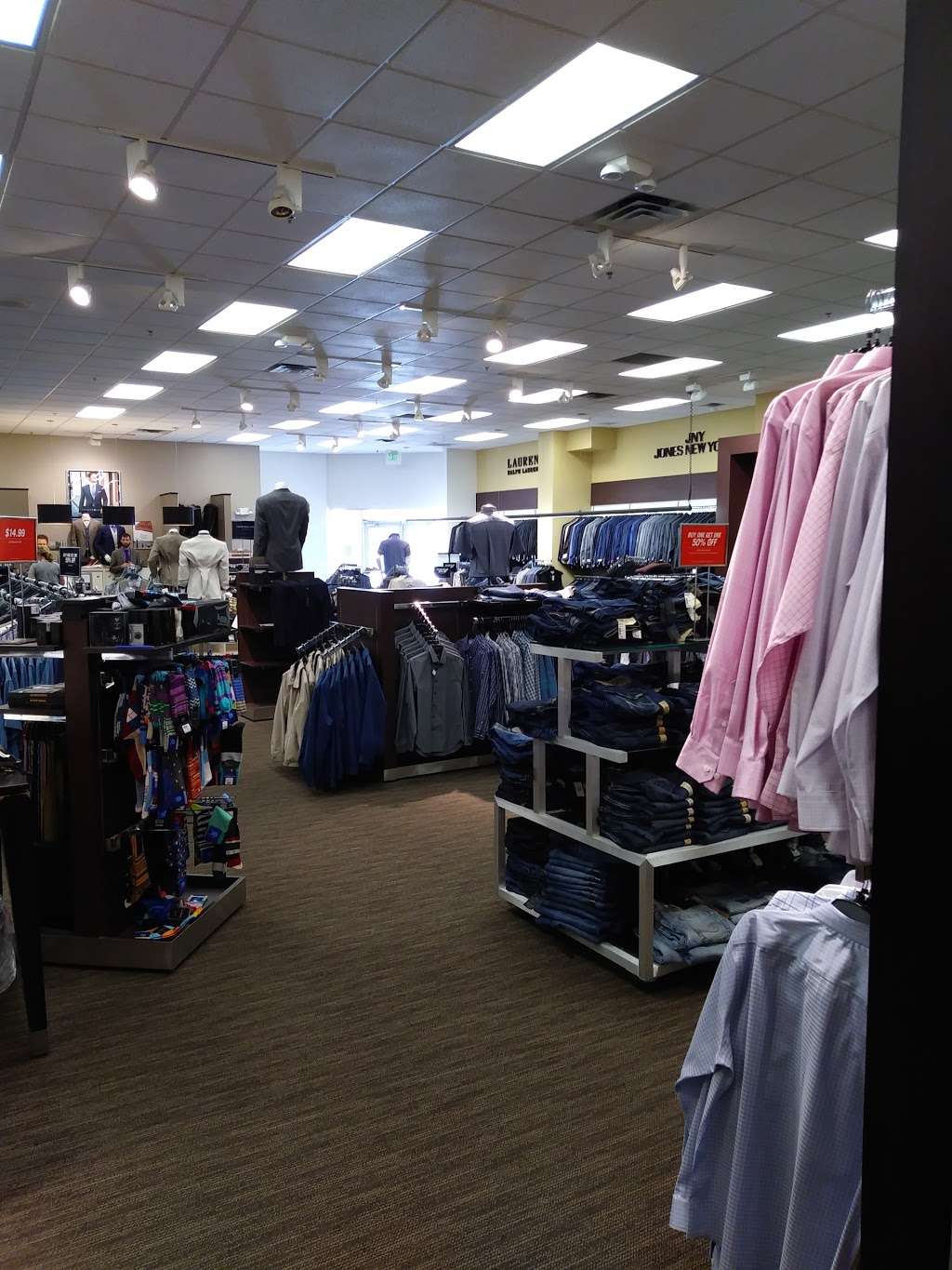 Mens Wearhouse | 18680 East 39th St S, Independence, MO 64057, USA | Phone: (816) 795-8501