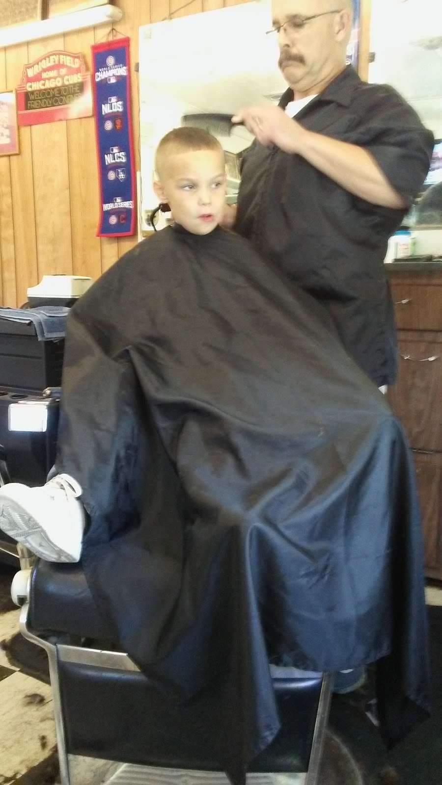 De Hart Barber Shop | 3253 Holt Rd, Indianapolis, IN 46221, USA | Phone: (317) 244-5019