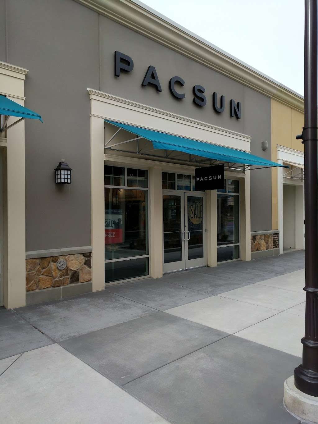 PacSun | 100 Premium Outlets Dr, Blackwood, NJ 08012, USA | Phone: (856) 302-4539