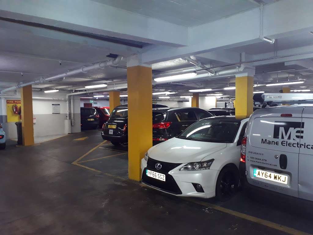 Parking Here - London, Swiss Cottage, NW3 | 97 Avenue Road, London NW3 5EG, UK | Phone: 020 3950 2295