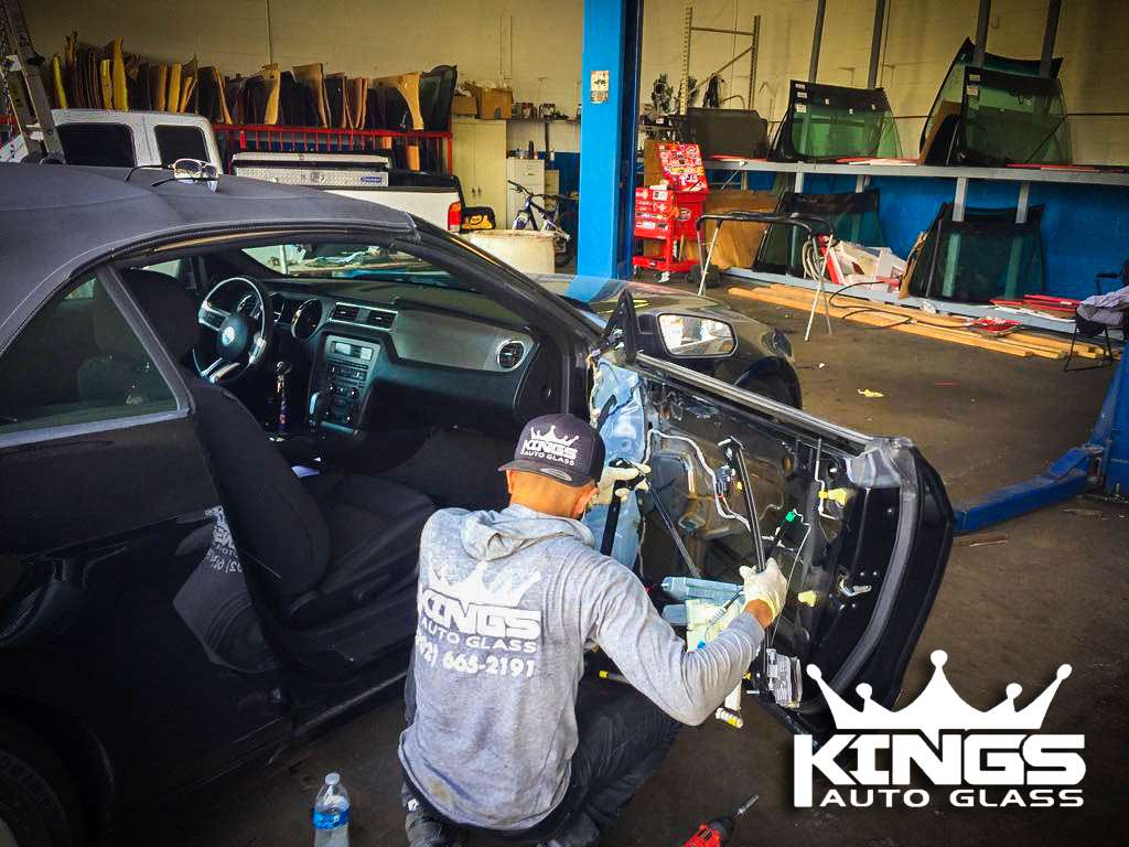 kings autoglass | 980 N Nellis Blvd, Las Vegas, NV 89110, USA | Phone: (702) 929-1592