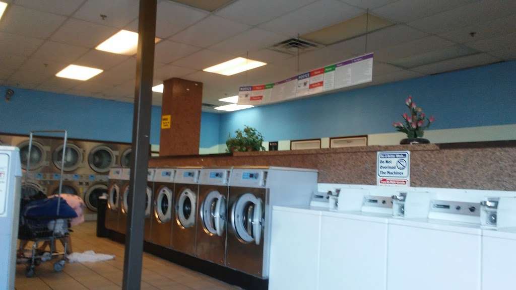 Arrow Coin Laundry/ Lavanderia | 17480 Arrow Blvd 40 & 50, Fontana, CA 92335, USA | Phone: (909) 365-4640