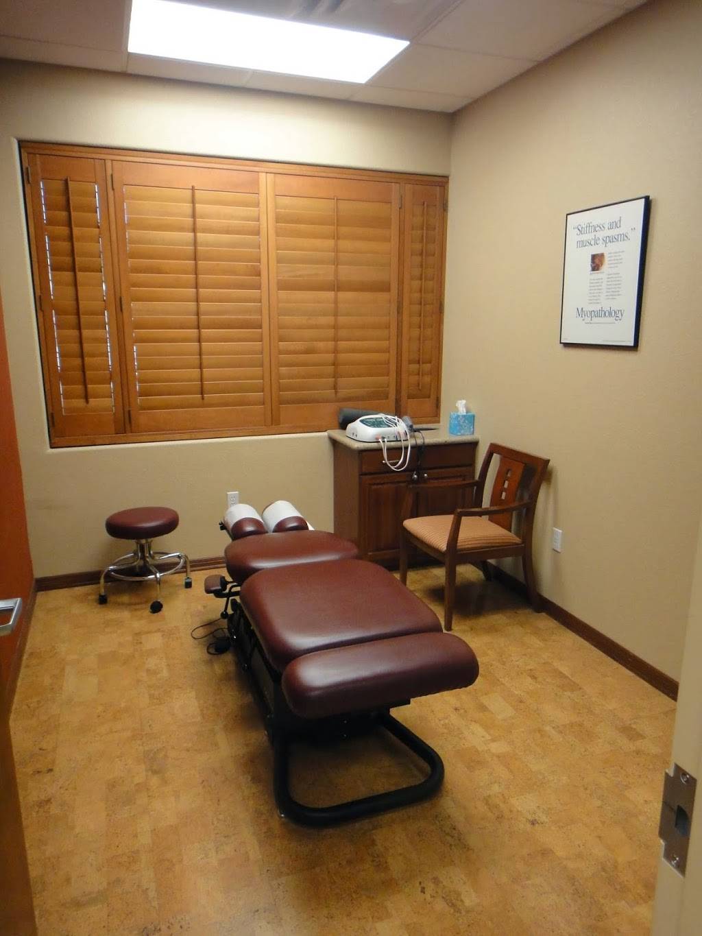 Lundgren Chiropractic | 805 E Warner Rd, Chandler, AZ 85225 | Phone: (480) 732-0442