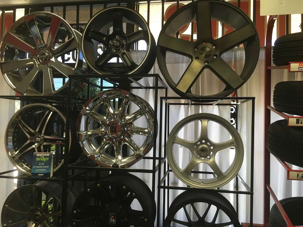 Superior Wheels & Motorsports | 2207 E 4th St, Ontario, CA 91764 | Phone: (909) 547-3097