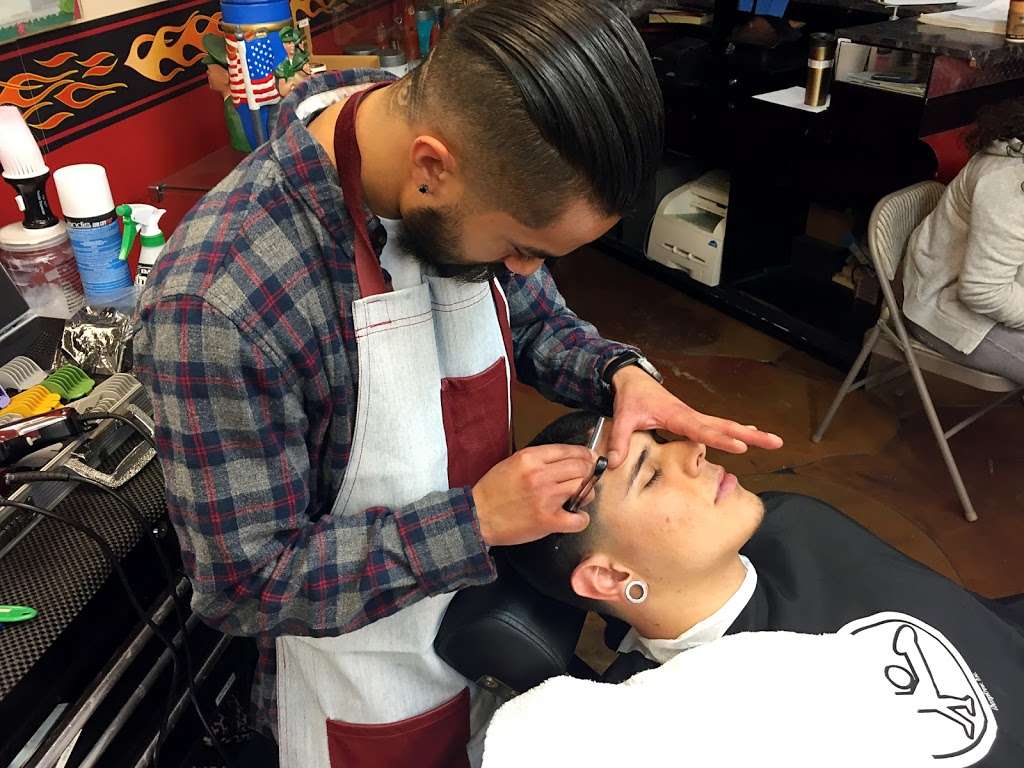 909 clippers barbershop | 2409 S Vineyard Ave, Ontario, CA 91761, United States | Phone: (909) 947-0099