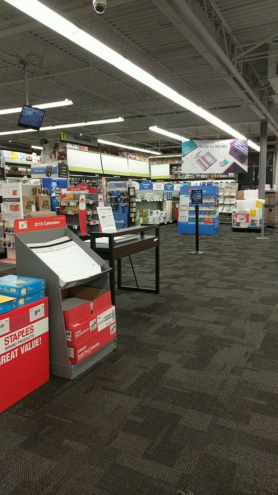 Staples | 701 NJ-440 Space 16, Jersey City, NJ 07304 | Phone: (201) 536-1890