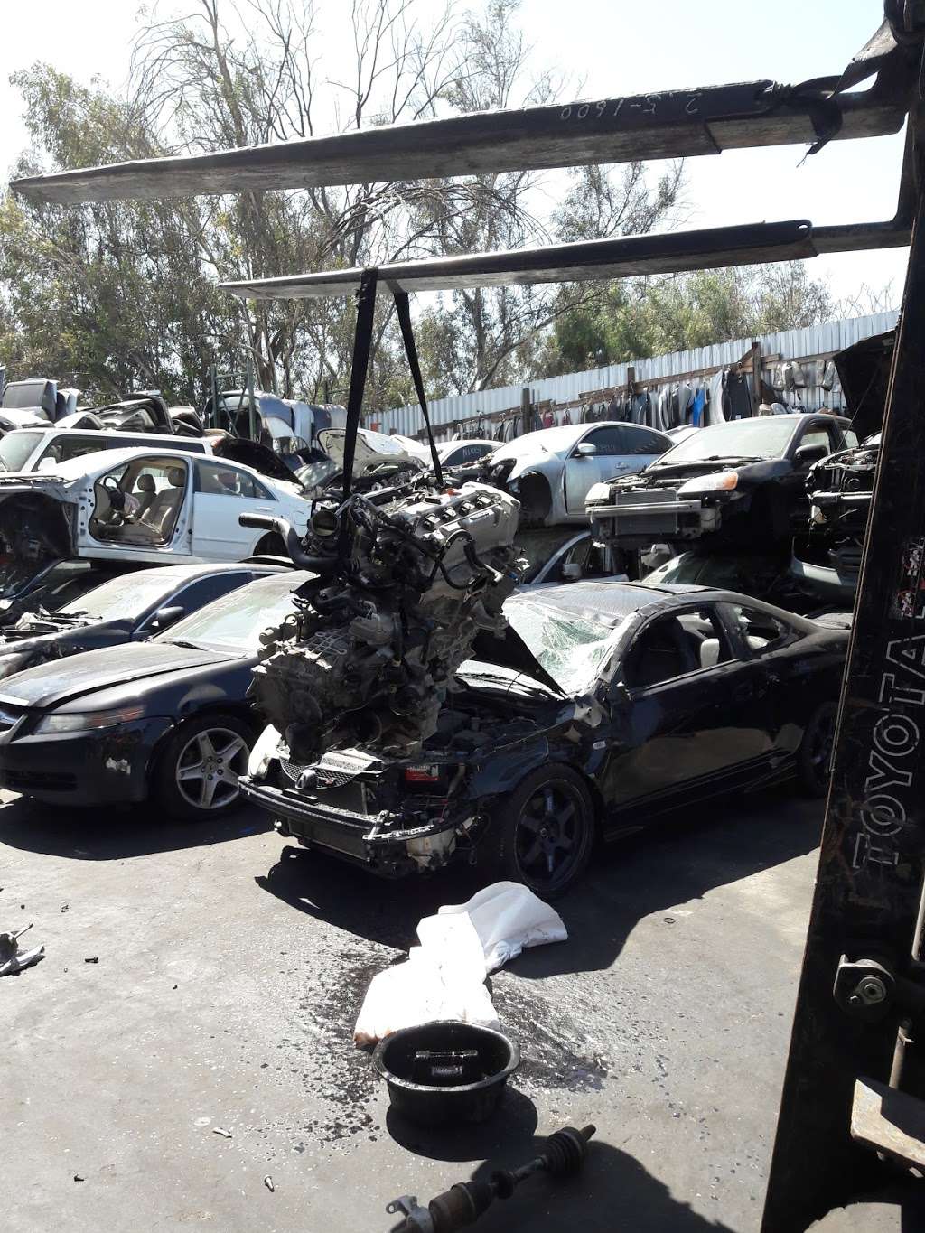 A&B Auto Salvage | 1034 East Cesar E Chavez Avenue, Los Angeles, CA 90033, USA | Phone: (323) 221-2400