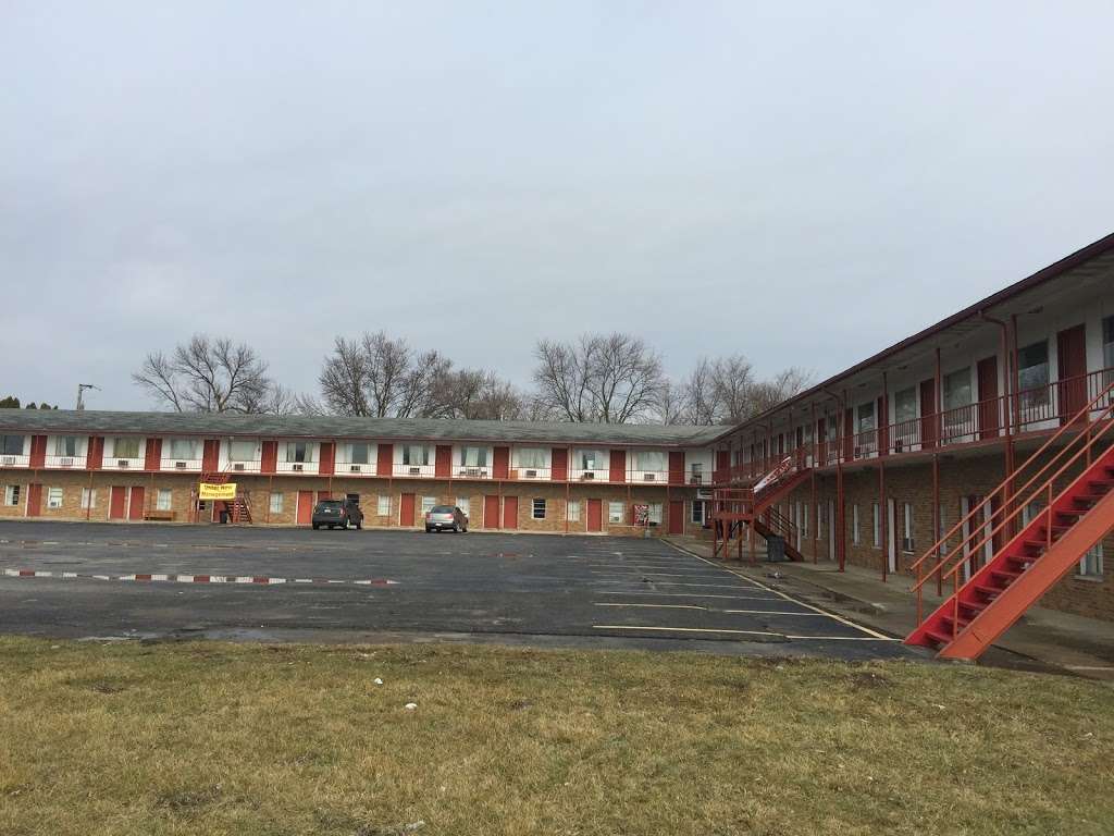 Fiesta Motel | 951 W Reynolds St, Pontiac, IL 61764, USA | Phone: (815) 844-7103