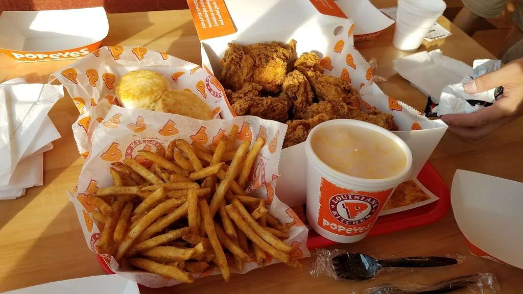 Popeyes Louisiana Kitchen | 1991 Sproul Rd, Broomall, PA 19008, USA | Phone: (610) 325-2011