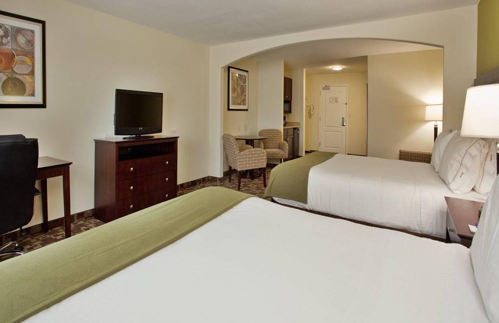 Holiday Inn Express & Suites Kansas City Sport Complex Area | 8551 E Blue Pkwy Dr, Kansas City, MO 64133, USA | Phone: (816) 997-9444