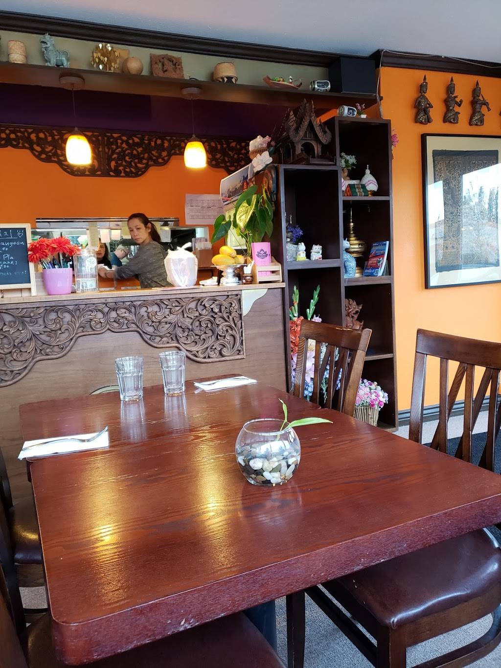 Yum Yum Thai Restaurant | 900 N 160th St, Shoreline, WA 98133, USA | Phone: (206) 362-1933