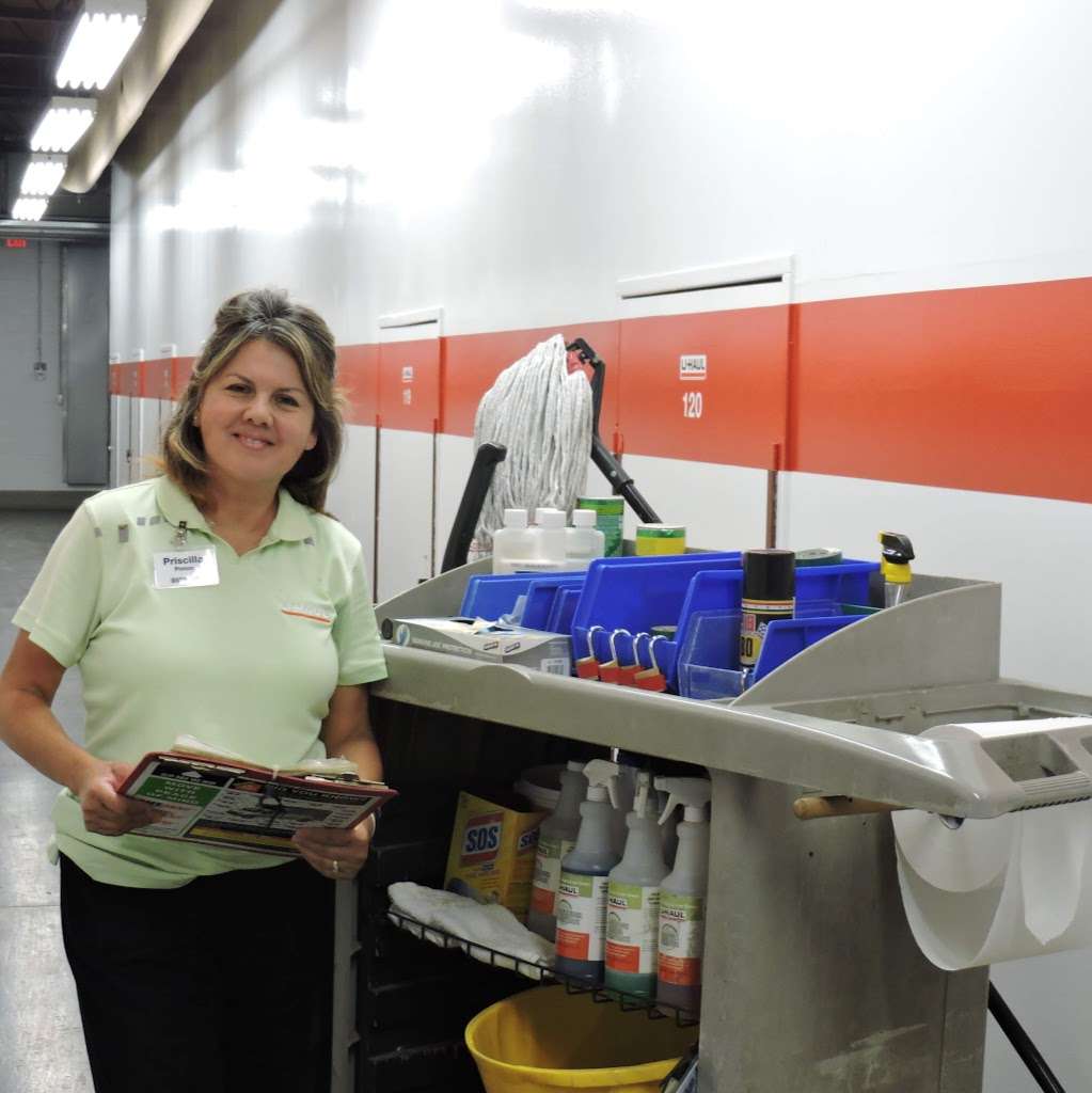 U-Haul Moving & Storage at W W White | 4502 Rigsby Ave, San Antonio, TX 78222, USA | Phone: (210) 333-3131