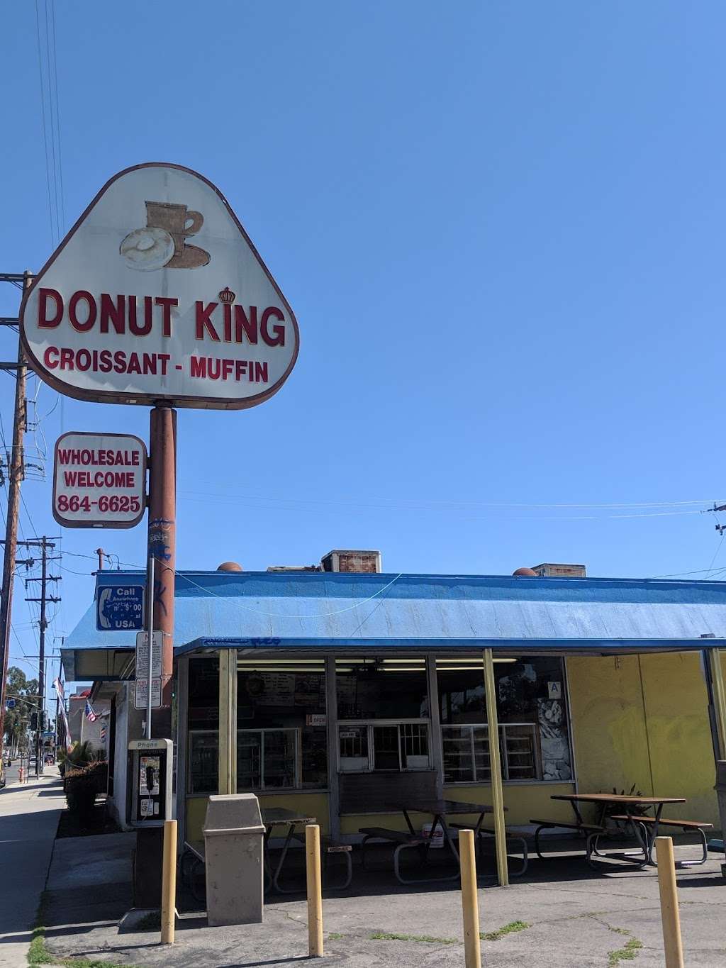 Donut King | 12000 Rosecrans Ave, Norwalk, CA 90650, USA