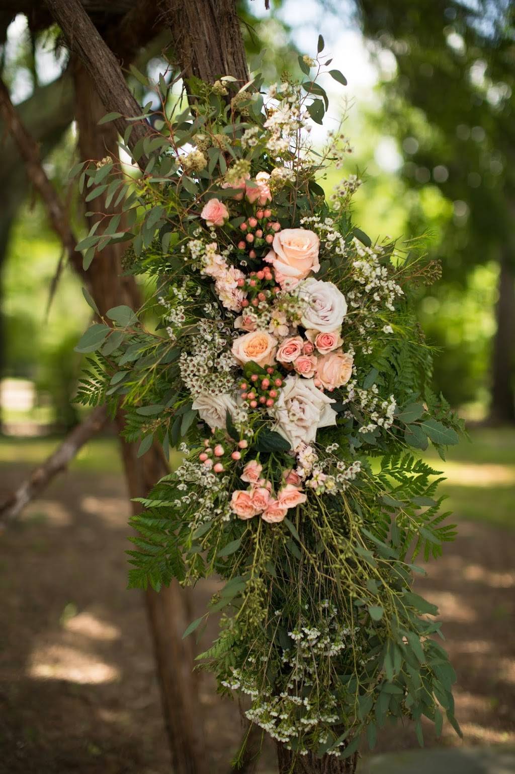 Venia Floral and Event Design | 3733 E University Dr #310, McKinney, TX 75069, USA | Phone: (214) 930-1920