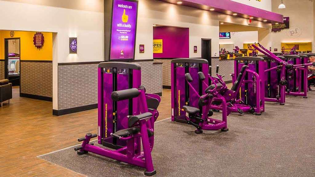 Planet Fitness | 166 Grove Street, Franklin, MA 02038, USA | Phone: (508) 541-6880