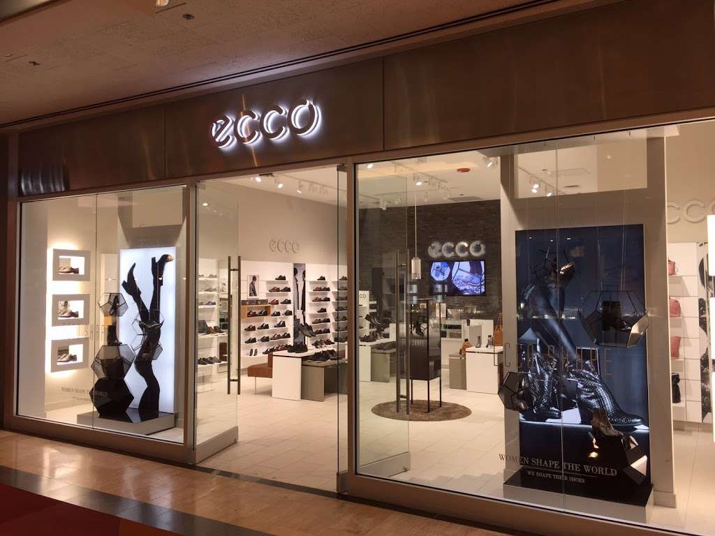 ECCO | 835 N Michigan Ave, Chicago, IL 60611, USA | Phone: (603) 305-9879