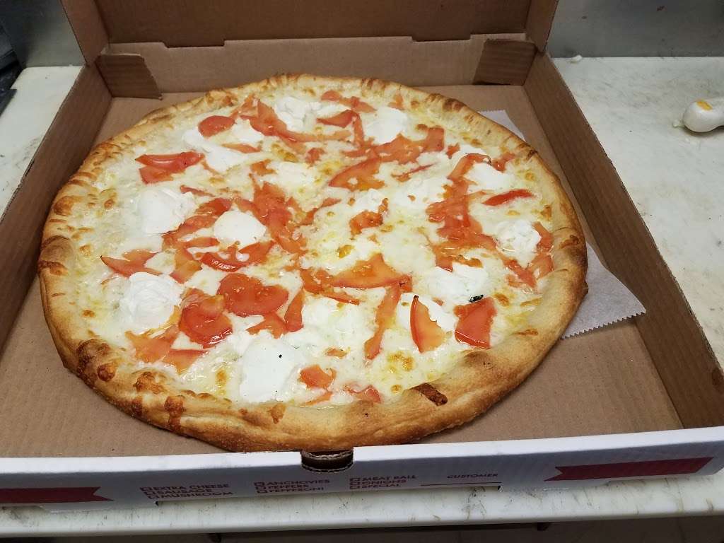 All Town Pizza | 2 E Glenolden Ave, Glenolden, PA 19036 | Phone: (610) 532-8000