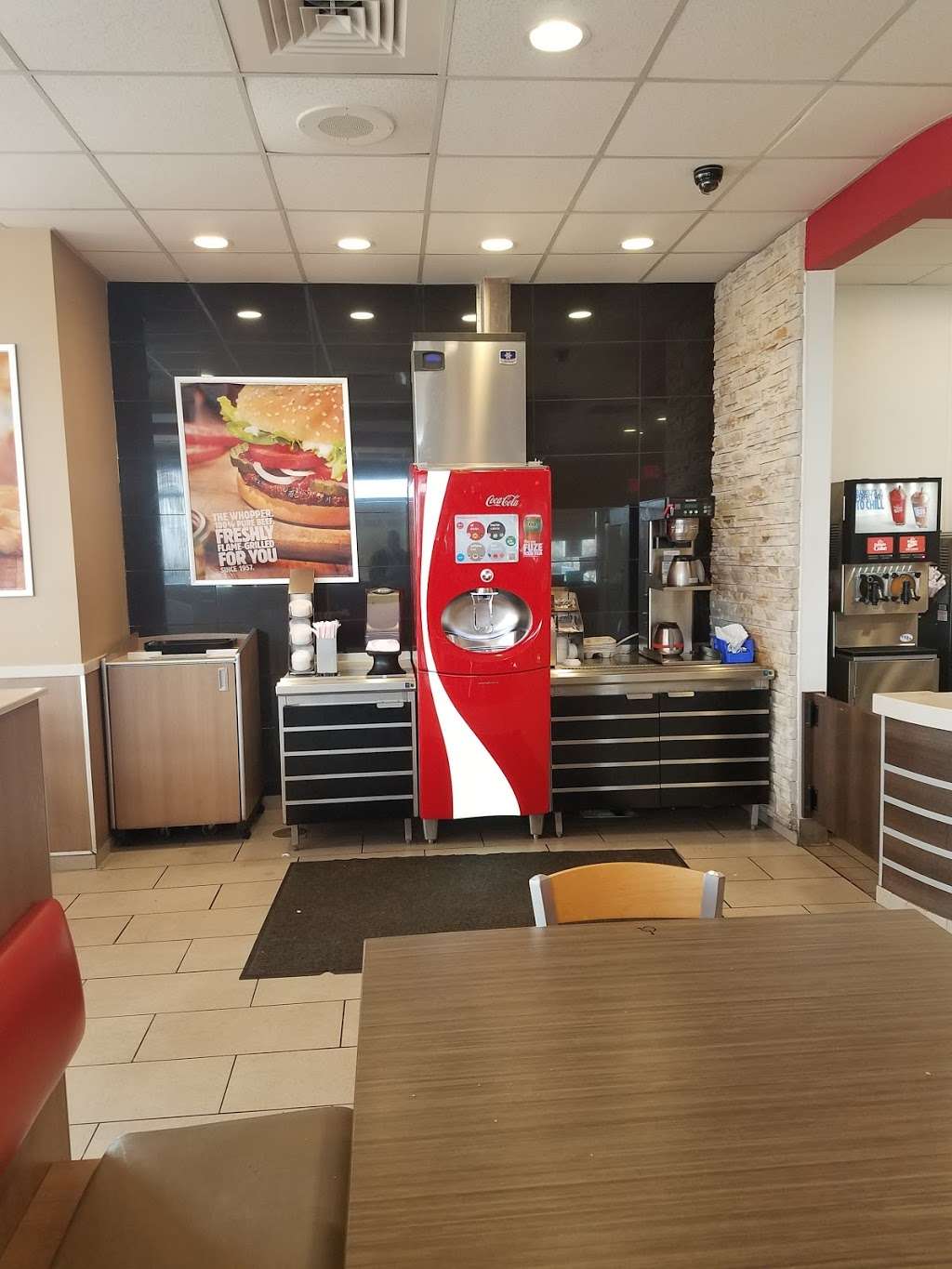 Burger King | S64W15924 Commerce Center Parkway, Muskego, WI 53150, USA | Phone: (414) 422-9596