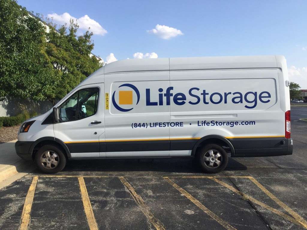 Life Storage | 450 Airport Rd, Elgin, IL 60123, USA | Phone: (224) 470-1739