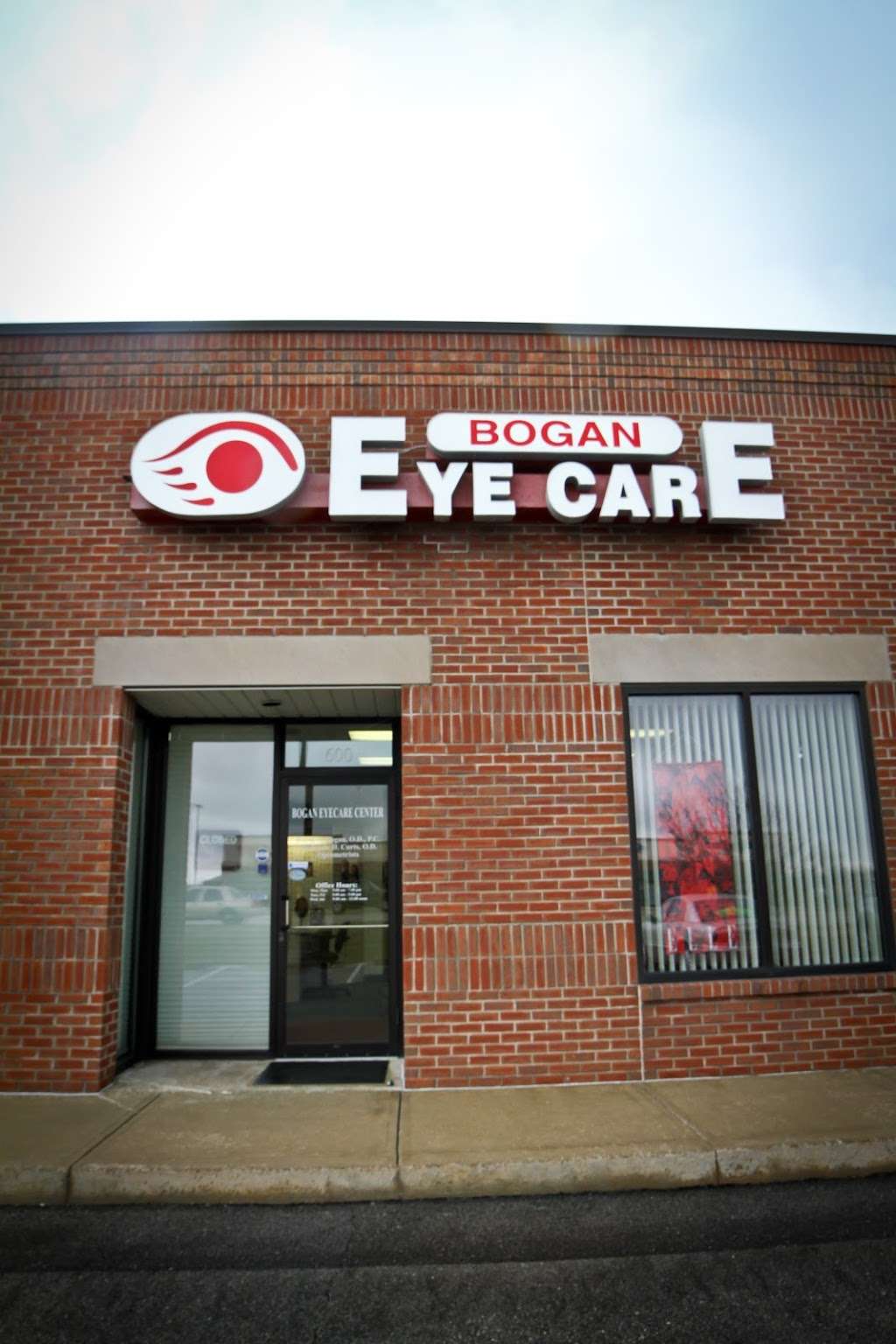 Bogan Eyecare Center | 480 E Northfield Dr #600, Brownsburg, IN 46112, USA | Phone: (317) 852-4751