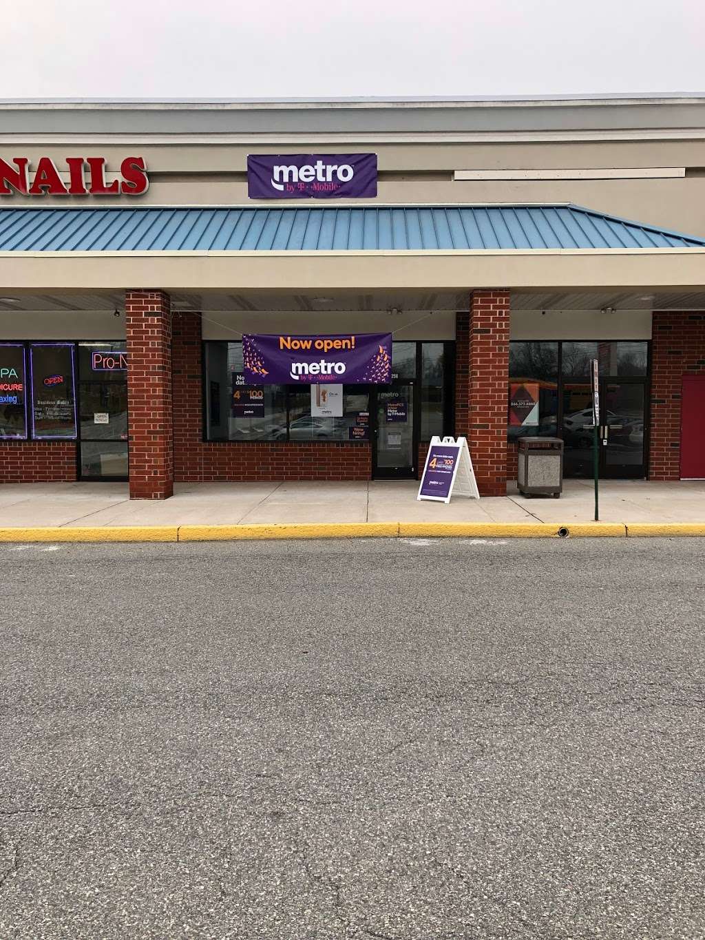 Metro by T-Mobile | 35 Bridge St, Phoenixville, PA 19460, USA | Phone: (888) 863-8768