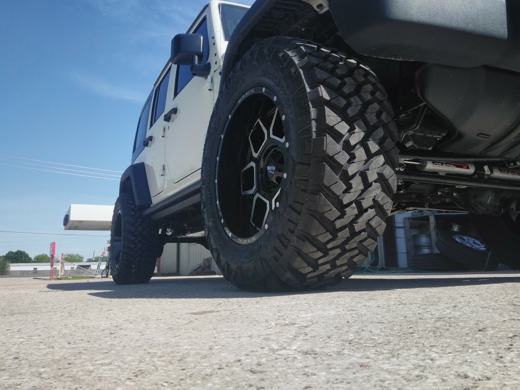 Broncos Tire Shop | 742 s Hwy #146, Dayton, TX 77535, USA | Phone: (713) 591-2037