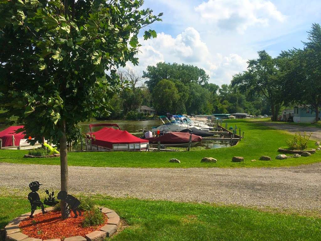 Spring Lake Marina | 25125 W Grass Lake Rd, Antioch, IL 60002, USA | Phone: (847) 395-6440