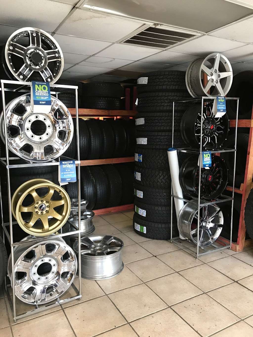 Antoine Tire Shop #3 | 211 Crosstimbers St, Houston, TX 77018, USA | Phone: (713) 505-1253