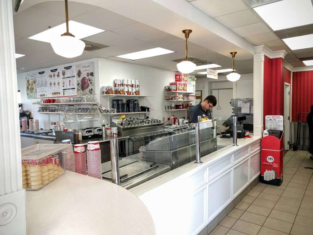 Oberweis Ice Cream and Dairy Store | 9 E Dundee Rd, Arlington Heights, IL 60004, USA | Phone: (847) 368-9060