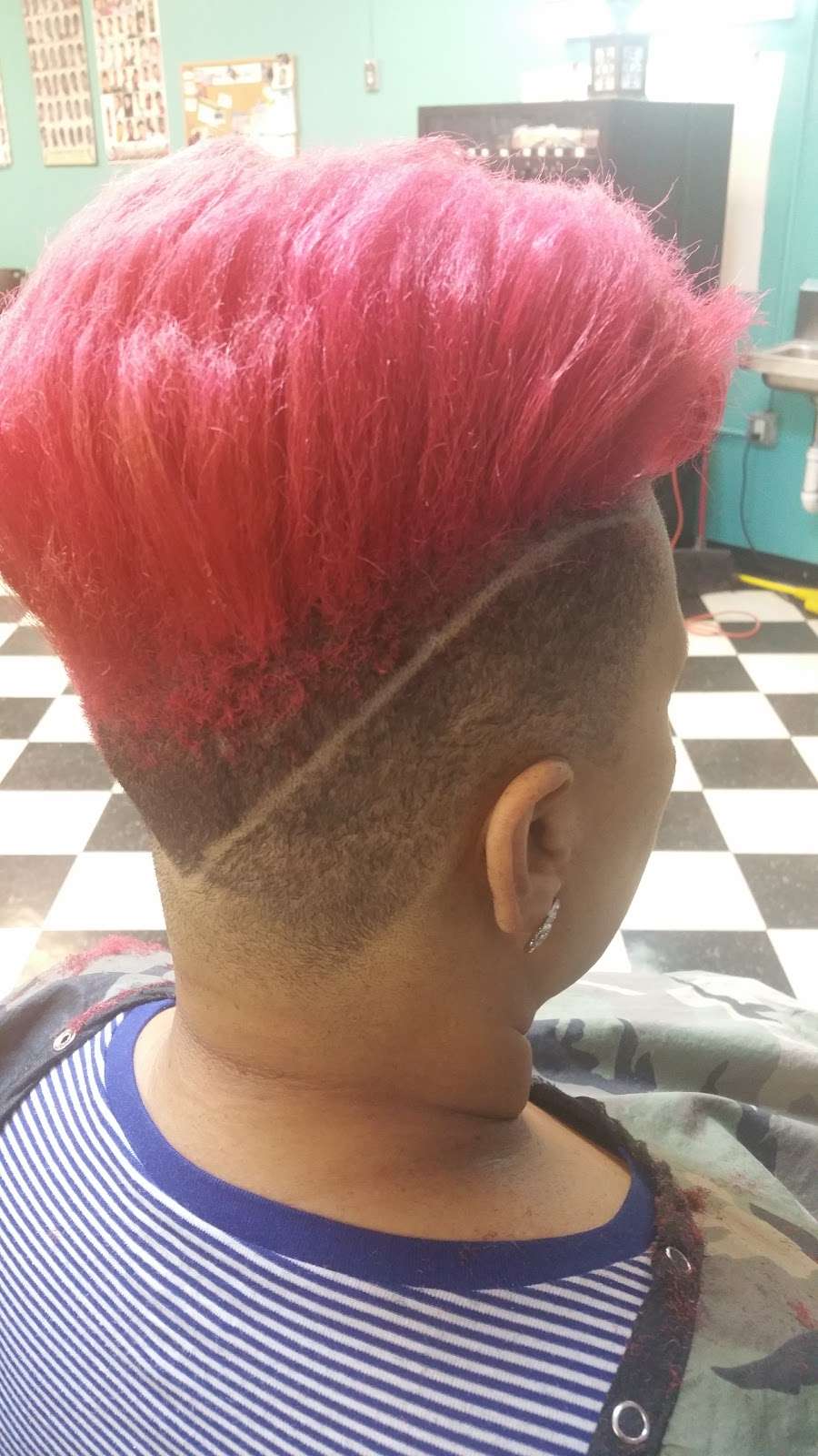 Genesis Barber & Styling | 809 E Arrowood Rd suite 1700, Charlotte, NC 28217, USA | Phone: (803) 417-9557