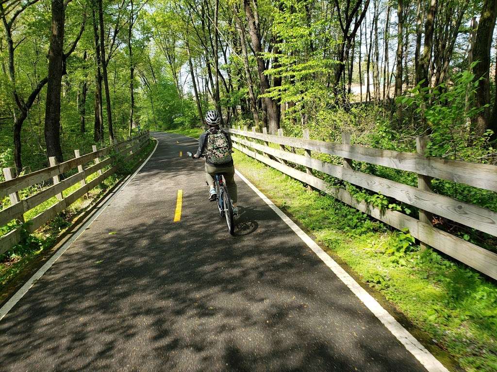 Rail Trail Access Path | Hudson, MA 01749, USA