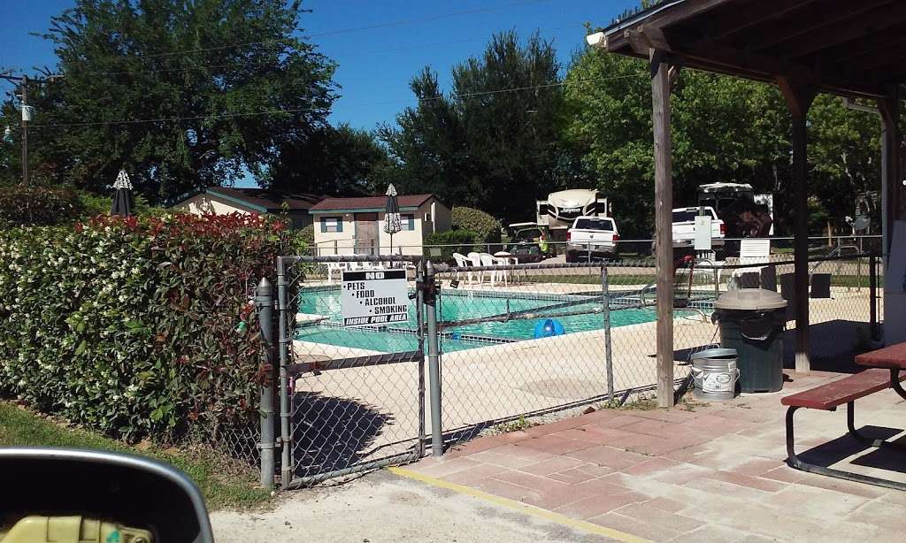 Park On the Lake | 12351 FM830, Willis, TX 77318, USA | Phone: (936) 890-2375