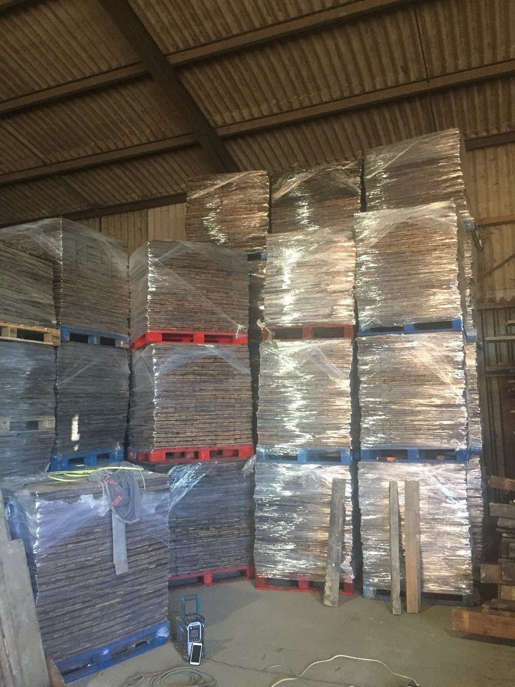 London Reclaimed York Stone | Willows Activity Farm, Coursers Road, Shenley, London Colney, St Albans AL4 0PF, UK | Phone: 07766 313711